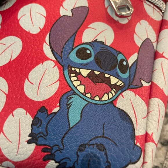 DISNEY LILO AND STITCH CROSSBODY BAG RED WHITE HAWAIIAN LEAVES KAWAII VERSATILE - Picture 6 of 9